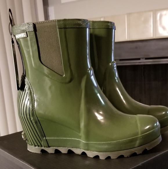 sorel joan rain wedge chelsea gloss
